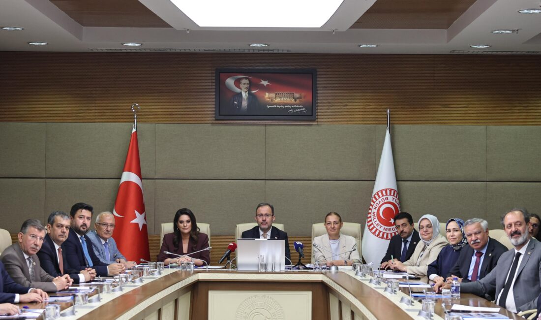 AK Parti İzmir Milletvekili ve önceki dönem Gençlik ve Spor