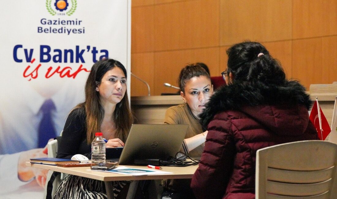 Gaziemir Belediyesi’nin istihdama destek olmak amacıyla hayata geçirdiği CV Bank