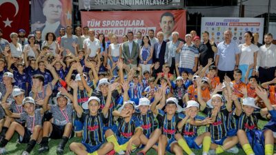 Manisa’nın merhum Belediye Başkanı Ferdi Zeyrek anısına düzenlenen U-12 Cup’ta