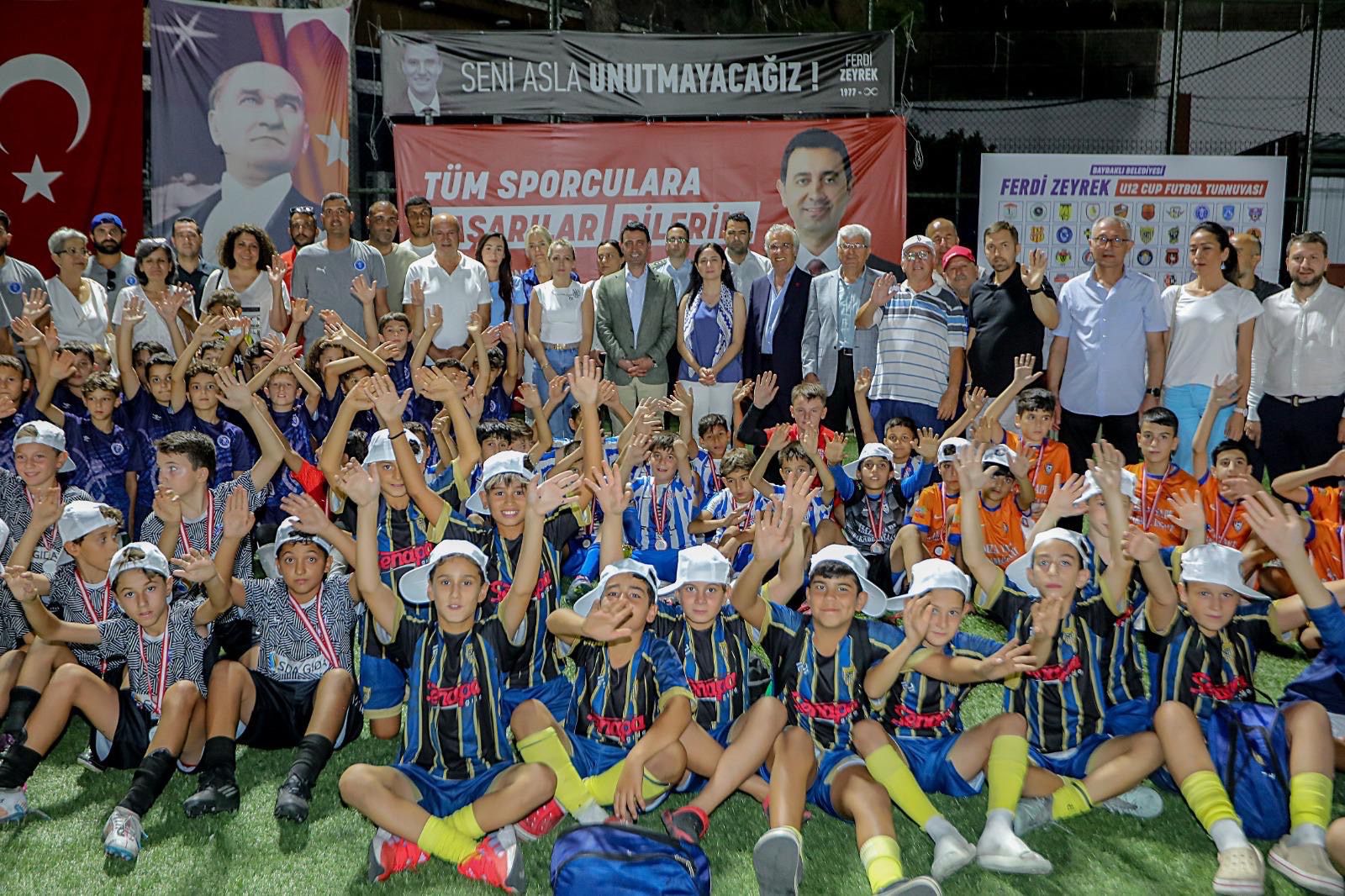 Manisa’nın merhum Belediye Başkanı Ferdi Zeyrek anısına düzenlenen U-12 Cup’ta