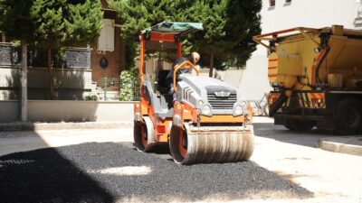 Belediye, kendi ürettiği malzemelerle yol, parke ve asfalt çalışmalarına hız