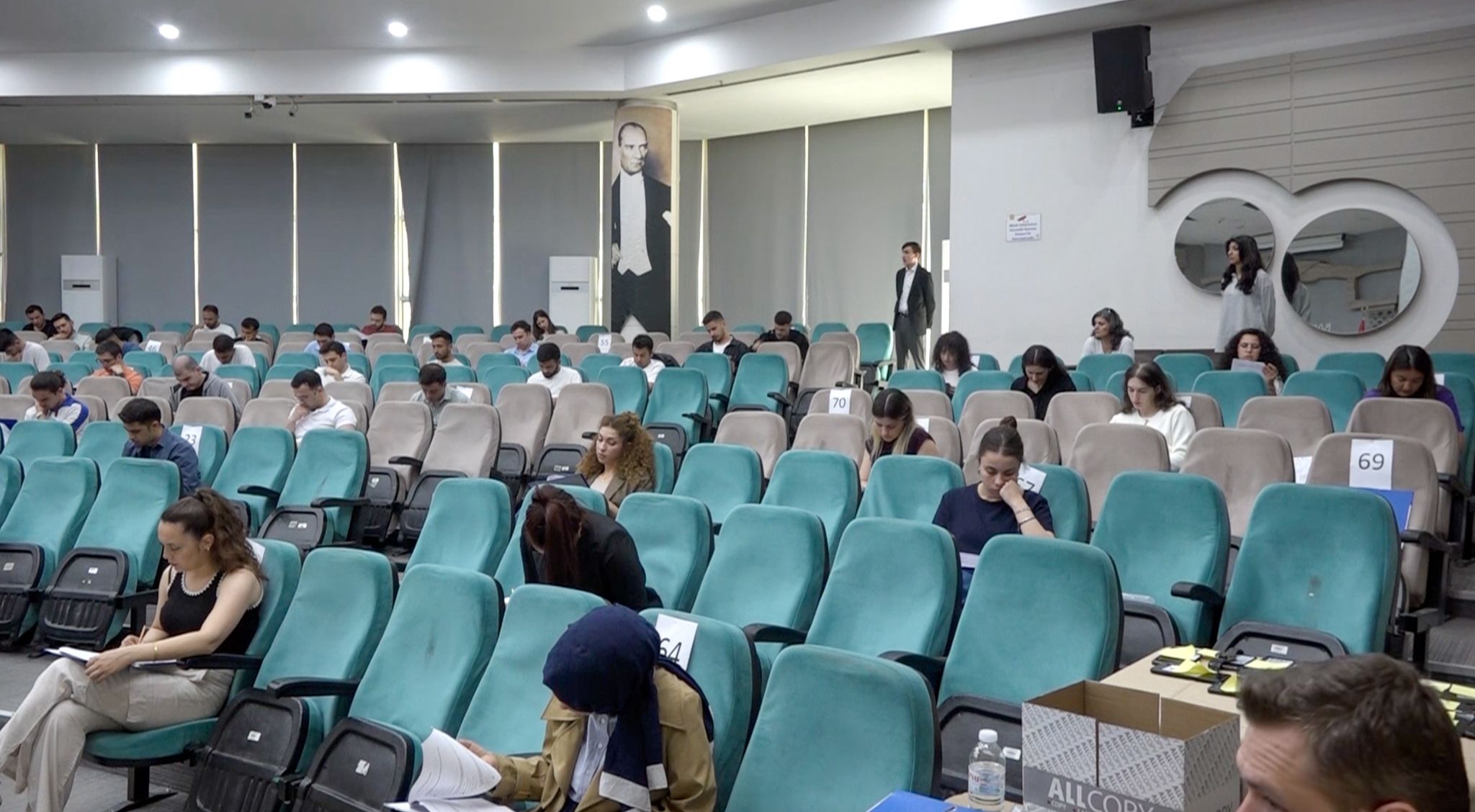 Tamamı lisans mezunu 15 zabıta, zorlu sınavları geçerek göreve başladı.