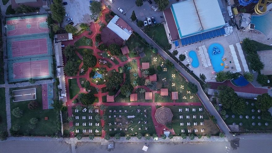 Menderes Belediyesi, Gümüldür’deki Sunal Tülbentçi Parkı’nda bulunan tesisi baştan sona