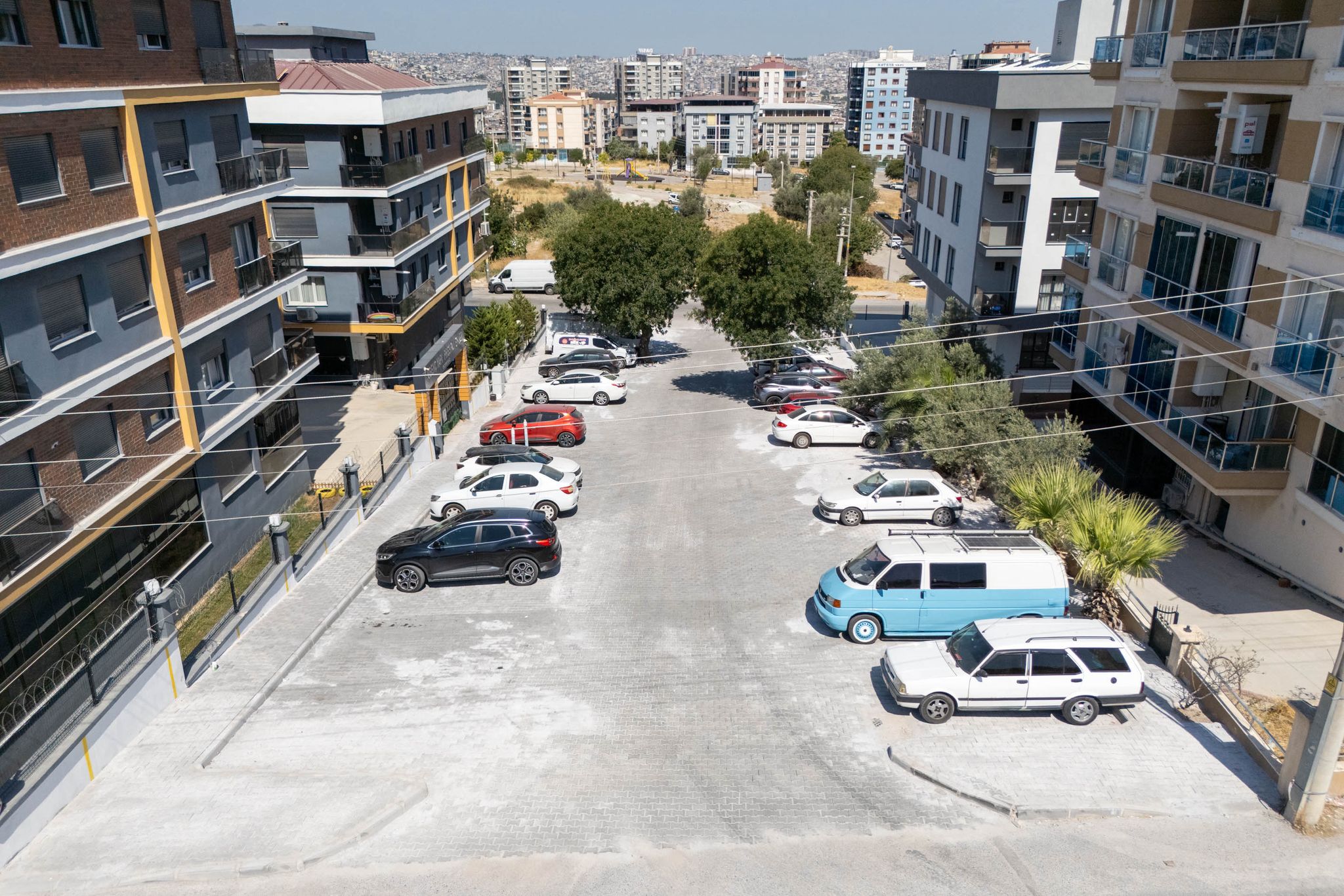 Buca Belediyesi, 8 farklı noktada toplam 293 araç kapasiteli ücretsiz