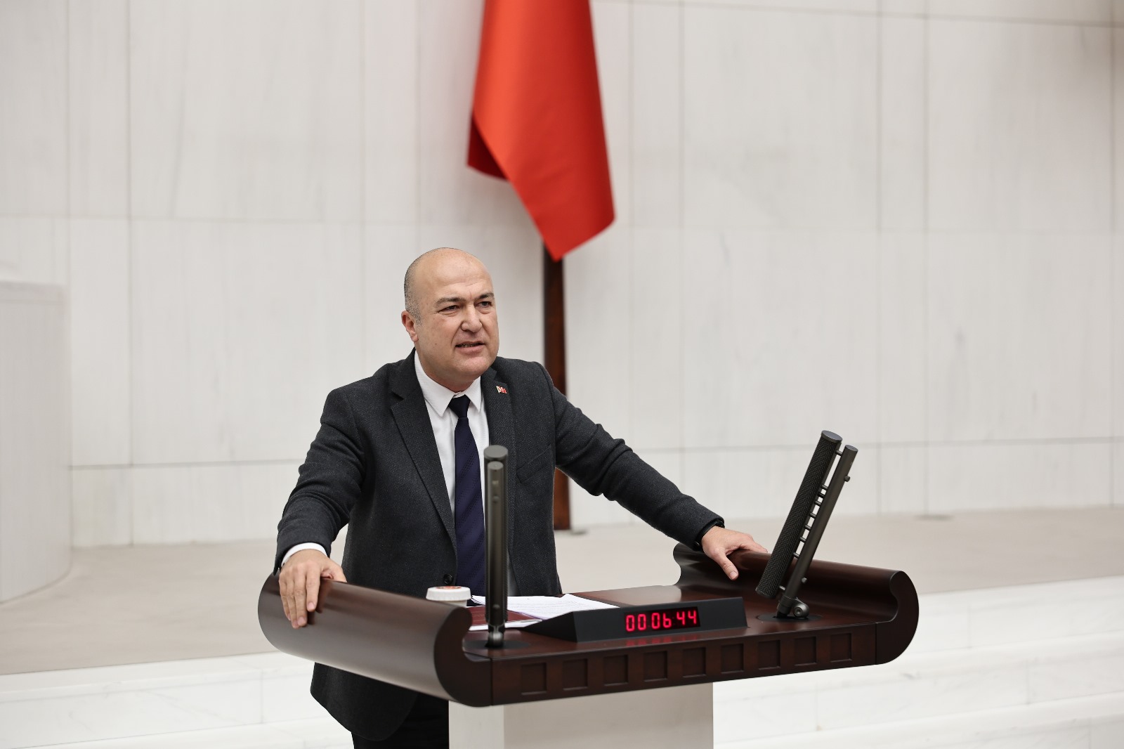 CHP Genel Başkan Yardımcısı ve İzmir Milletvekili Murat Bakan, Taliban’ın