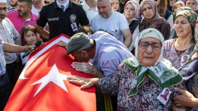 Ödemiş’te çıkan yangına müdahale ederken yaralanan orman işçisi Ragıp Şahin,