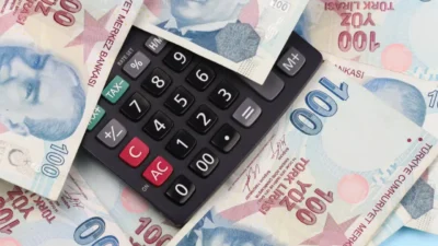 AK Parti kampında milletvekilleri, asgari ücretin memur maaşlarında olduğu gibi