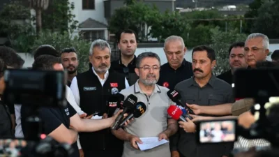 Hatay, İzmir ve Manisa'da ekipler zaferle dönüyor: Alevlerin enerjisi düşürüldü,