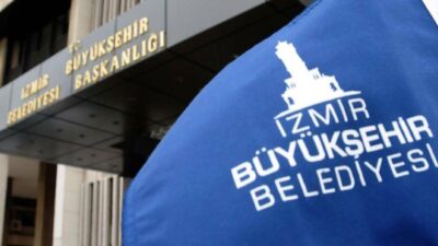 İzmir Büyükşehir Belediyesi, kentsel dönüşüm projelerinde yeni yönetimin çalışmaları durdurduğuna