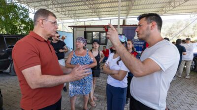 İzmir Büyükşehir Belediye Başkanı Cemil Tugay, orman yangınlarının yarattığı ağır