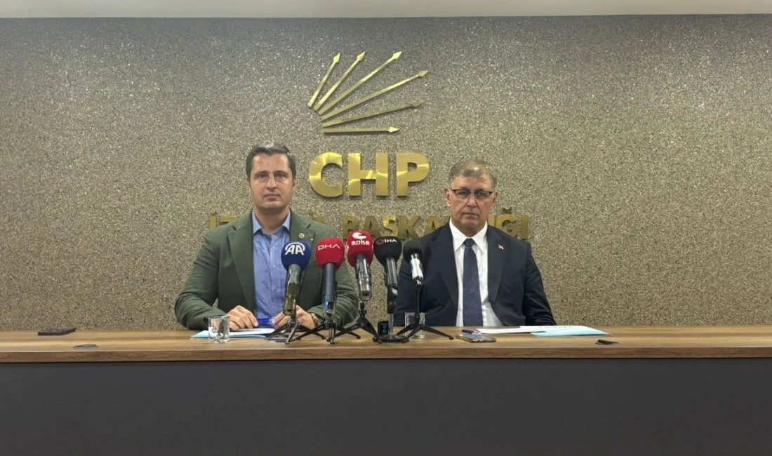 İzmir Büyükşehir Belediye Başkanı Cemil Tugay ve CHP Sözcüsü Deniz
