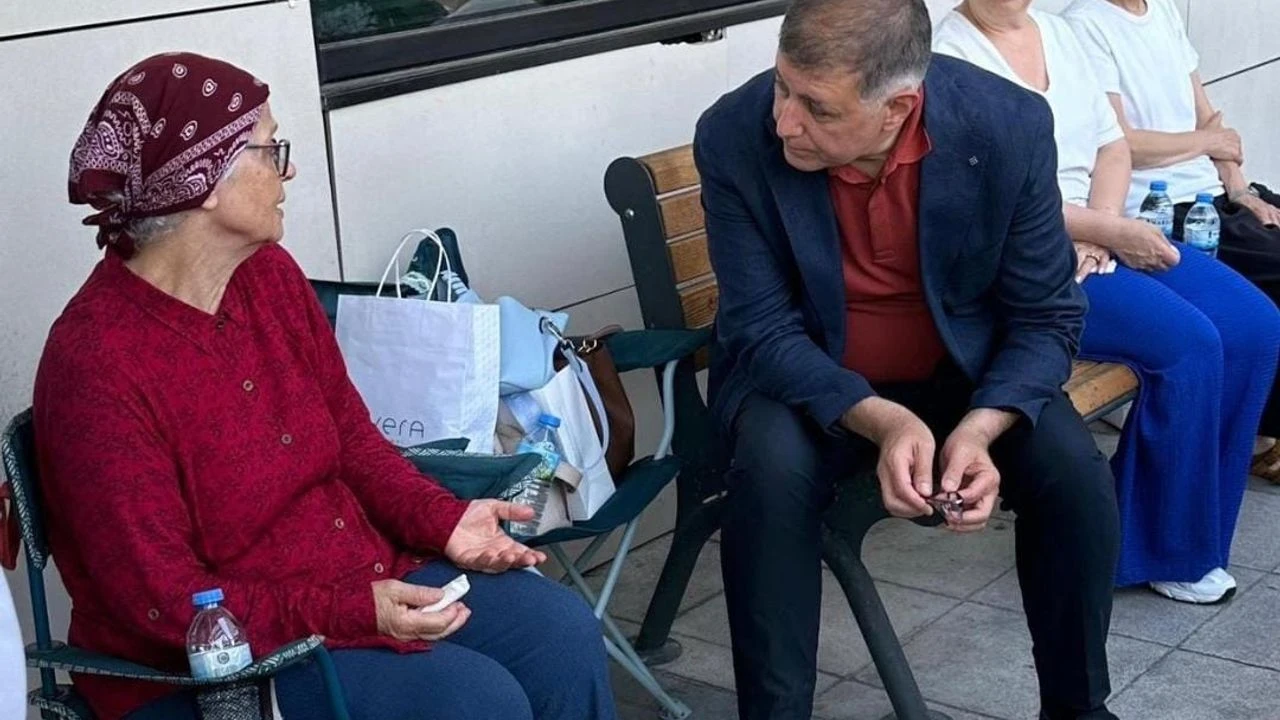 İzmir Büyükşehir Belediye Başkanı Cemil Tugay, İzmir Şehir Hastanesi’nde tedavi