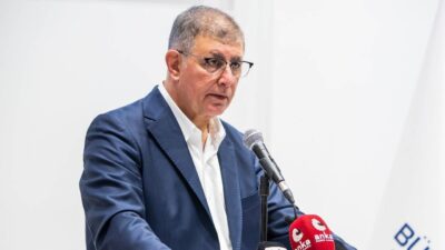 İzmir Büyükşehir Belediye Başkanı Cemil Tugay, CHP’li üç büyükşehir belediye