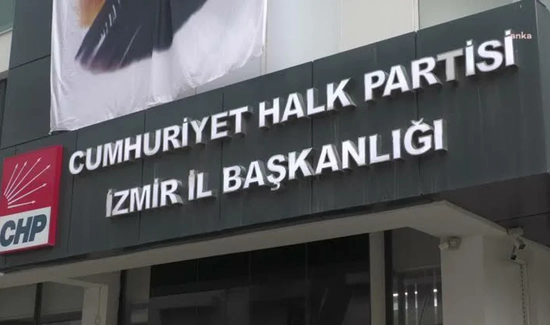 CHP İzmir İlçe başkanları ve sözcü Deniz Yücel acil toplandı.