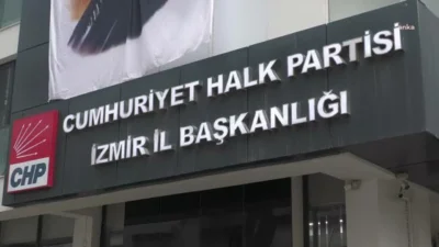 CHP İzmir İlçe başkanları ve sözcü Deniz Yücel acil toplandı.