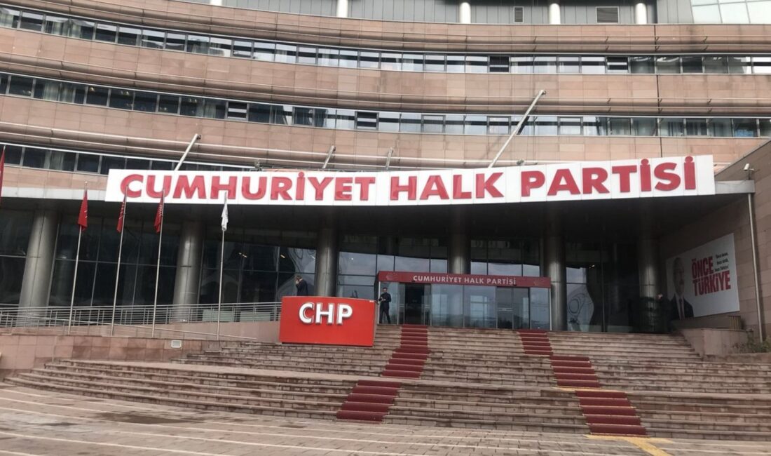 CHP Genel Başkan Yardımcısı Gökhan Zeybek, İzmir Büyükşehir Belediyesi'ne yönelik