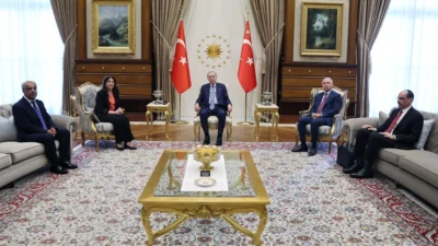 Cumhurbaşkanı Erdoğan, DEM Parti heyetiyle “Terörsüz Türkiye” sürecini görüştü. Zirve