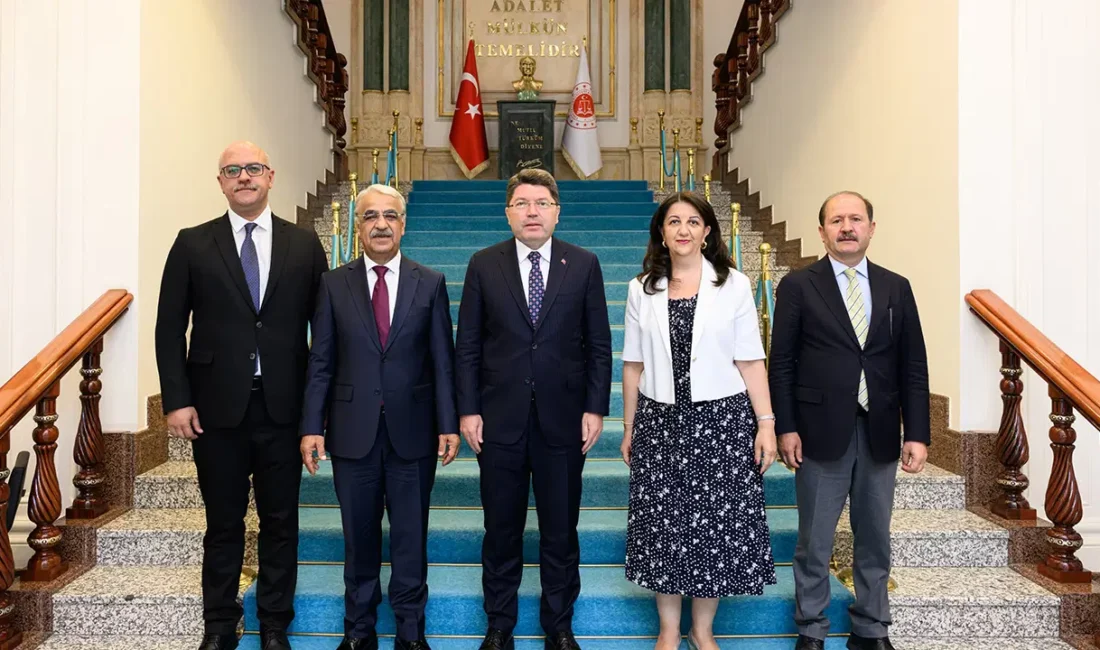 Adalet Bakanı Yılmaz Tunç, DEM Parti heyetiyle yaptığı görüşmede süreci