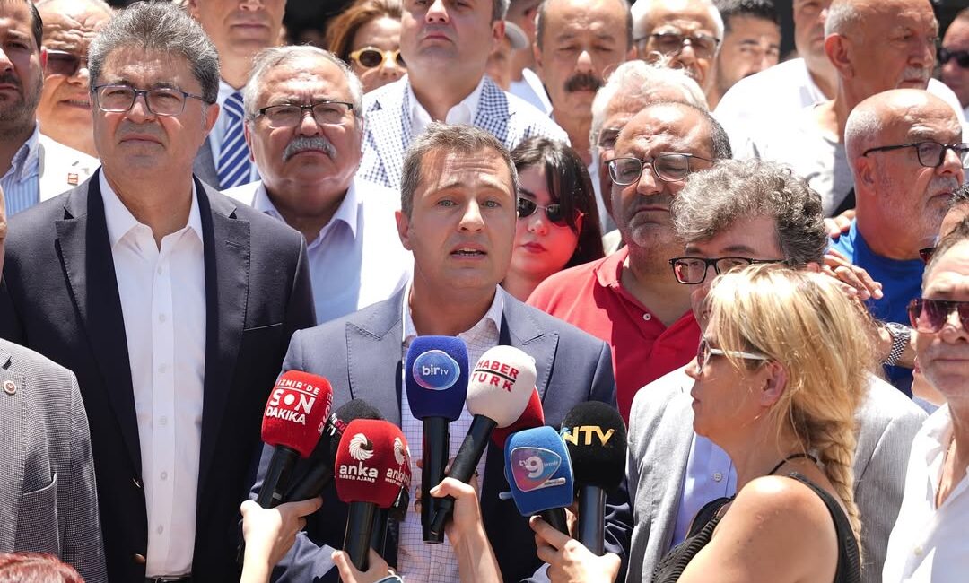 İzmir'de yürütülen soruşturmada eski Başkan Tunç Soyer dahil 45 kişi