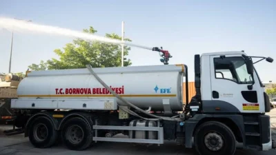 Bornova Belediye Başkanı Ömer Eşki, tankerleri Yangına Müdahale Aracı (YOMA)