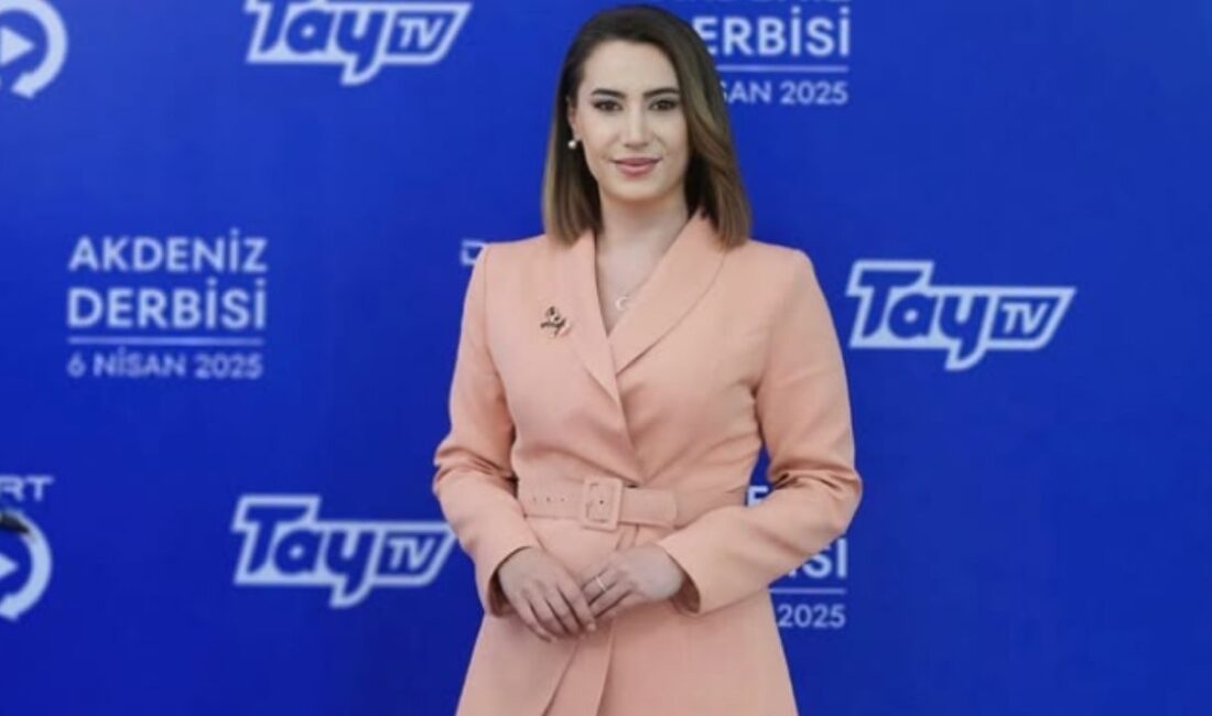 Türkiye’de at yarışı spikerliğinin öncü ismi Esen Gök, İstanbul Bakırköy’deki