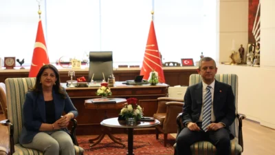 DEM Parti’den CHP’ye kritik ziyaret! Süreç Meclis’e taşınıyor, destek tam.