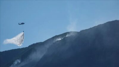 Yangınlar üçüncü gününde sürerken, havadan ve karadan müdahale aralıksız devam