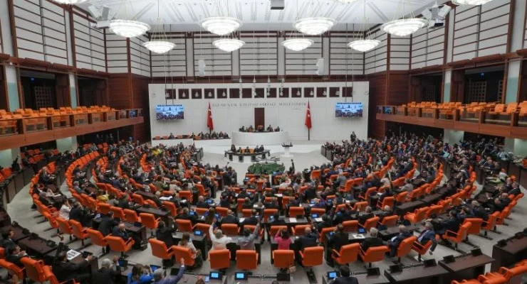 İklim Kanunu teklifi Meclis'te kabul edildi. Muhalefet "doğa katliamına yasal