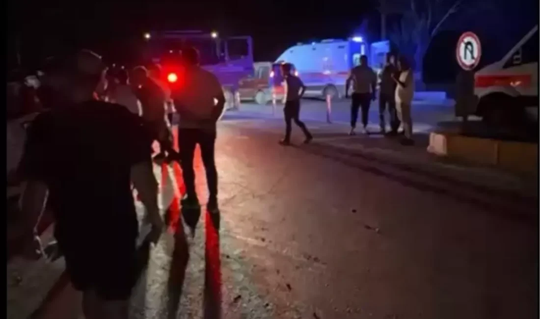 Trafik ışıklarının çalışmadığı kavşakta kamyonet ile hafif ticari araç çarpıştı,