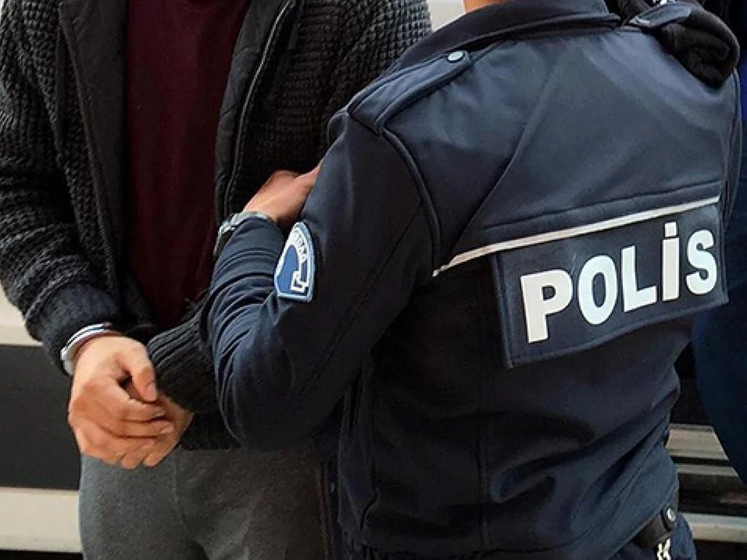 İzmir'de polis ekiplerinin bir hafta süren kapsamlı çalışmalarında 585 şüpheli