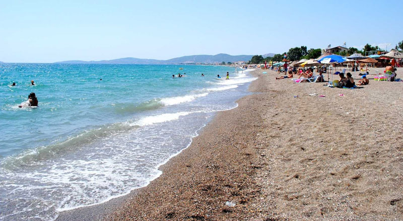 Meteoroloji verilerine göre İzmir'de hava sıcaklığı 38°C’ye gerilese de kavurucu