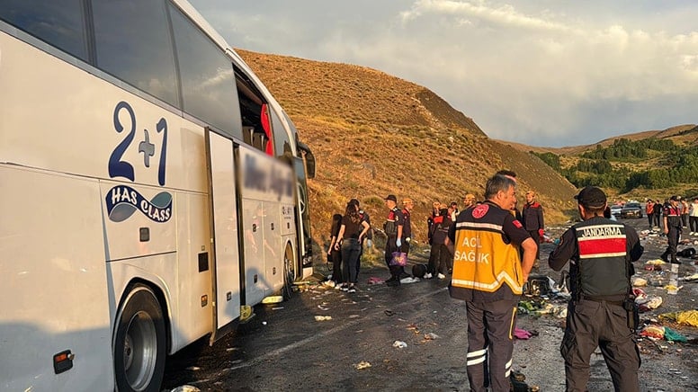 izmir sivas otobüs kaza