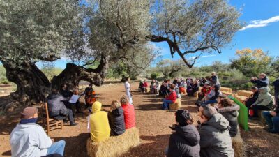 İzmir Büyükşehir Belediyesi Ahmed Adnan Saygun Sanat Merkezi bahçesinde gerçekleştirilen