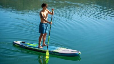 Menteşe’de kürek sörfü yaparken denize düşen iki kişiden biri kurtarıldı,