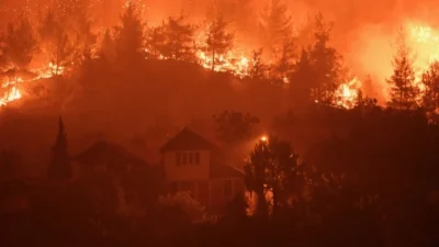 Safranbolu’da çarşamba günü başlayan orman yangını dördüncü gününe girerken tahliyeler