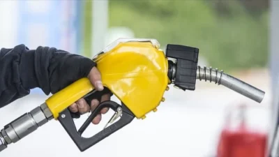 Akaryakıt fiyatlarında artış sürüyor. 4 Temmuz'da 2 lira 12 kuruş