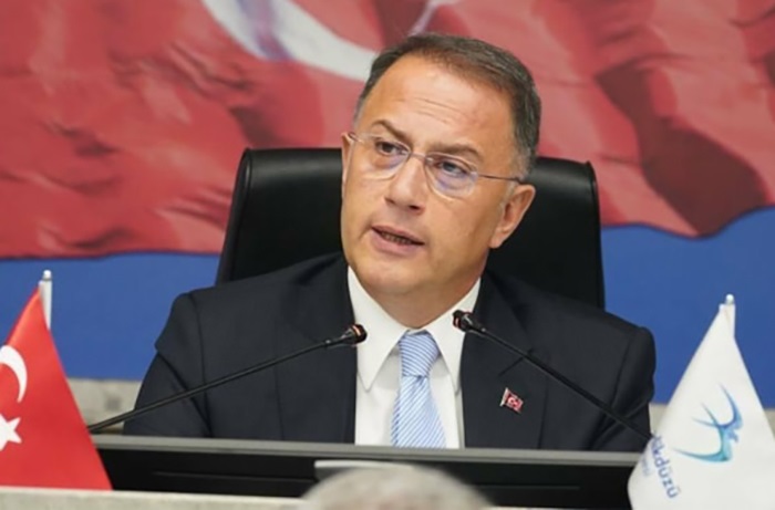 Boynundaki kitle nedeniyle ameliyat edilen ve daha önce iki kez