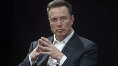 ABD’li teknoloji milyarderi Elon Musk, ABD Başkanı Donald Trump’a dikkat