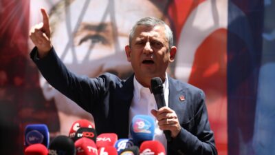 İzmir’deki yolsuzluk operasyonu kapsamında gözaltılara tepkisini dile getiren CHP Genel