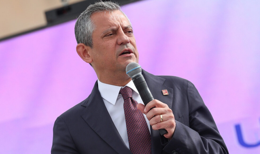 CHP Genel Başkanı, İZBETON soruşturmasında gözaltına alınanların aileleriyle bir araya