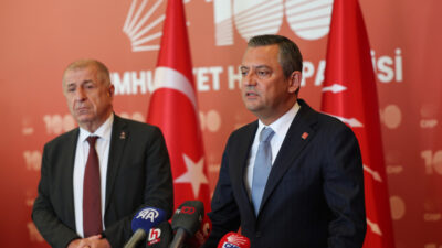 CHP Genel Başkanı Özgür Özel, partili belediye başkanlarına yönelik gözaltı