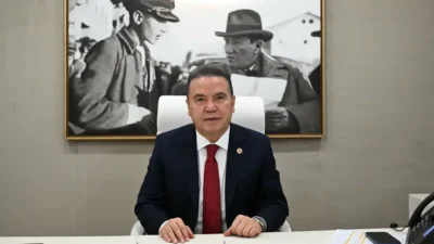 Tutuklu Antalya Büyükşehir Belediye Başkanı Muhittin Böcek hastaneye kaldırıldı.