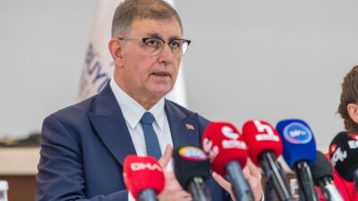 İzmir Büyükşehir Belediye Başkanı Cemil Tugay, soruşturmanın belediyenin şikâyetiyle başlatıldığı