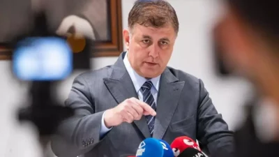 Büyükşehir’in atık projelerinin bakanlık onayına takıldığını belirten Tugay: “Belediyeler her