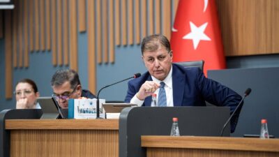 İzmir Büyükşehir Belediye Başkanı Cemil Tugay, kent genelinde etkili olan