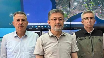 Tarım ve Orman Bakanı Yumaklı, İzmir ve Manisa’daki yangınlarda kontrolün