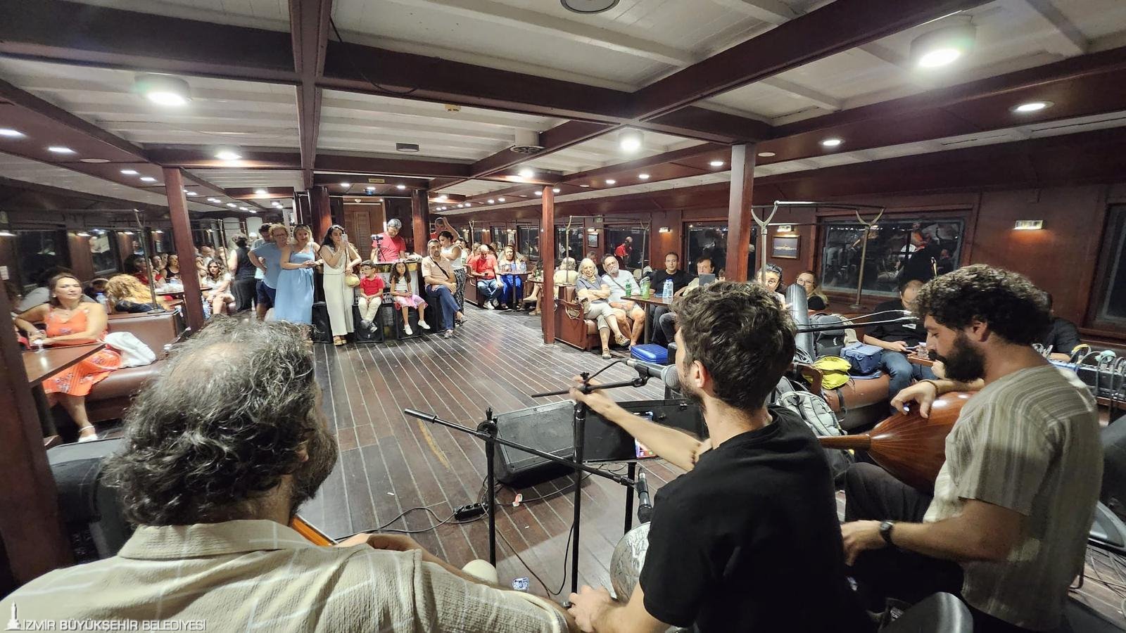 İzmir Büyükşehir Belediyesi iştiraklerinden İZDENİZ’in Tarihi Bergama Vapuru’nda düzenlediği etkinlikler