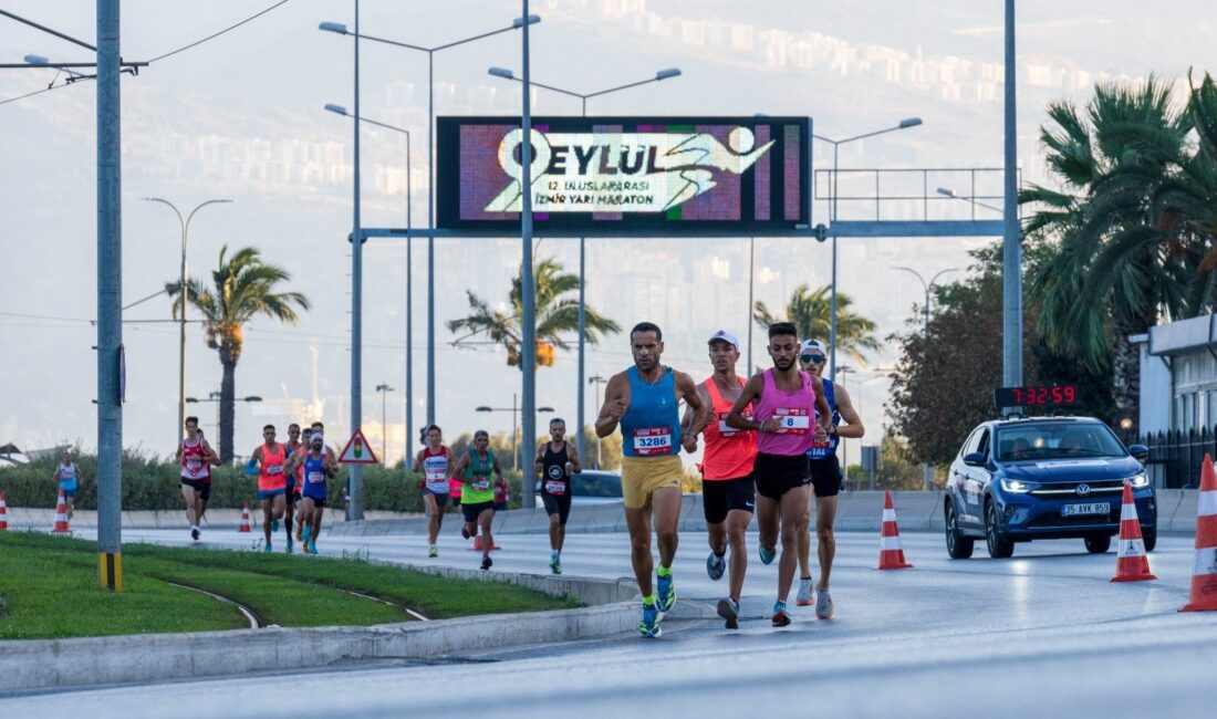 İzmir Büyükşehir Belediyesi’nin düzenlediği 13’üncü Uluslararası Dokuz Eylül İzmir Yarı