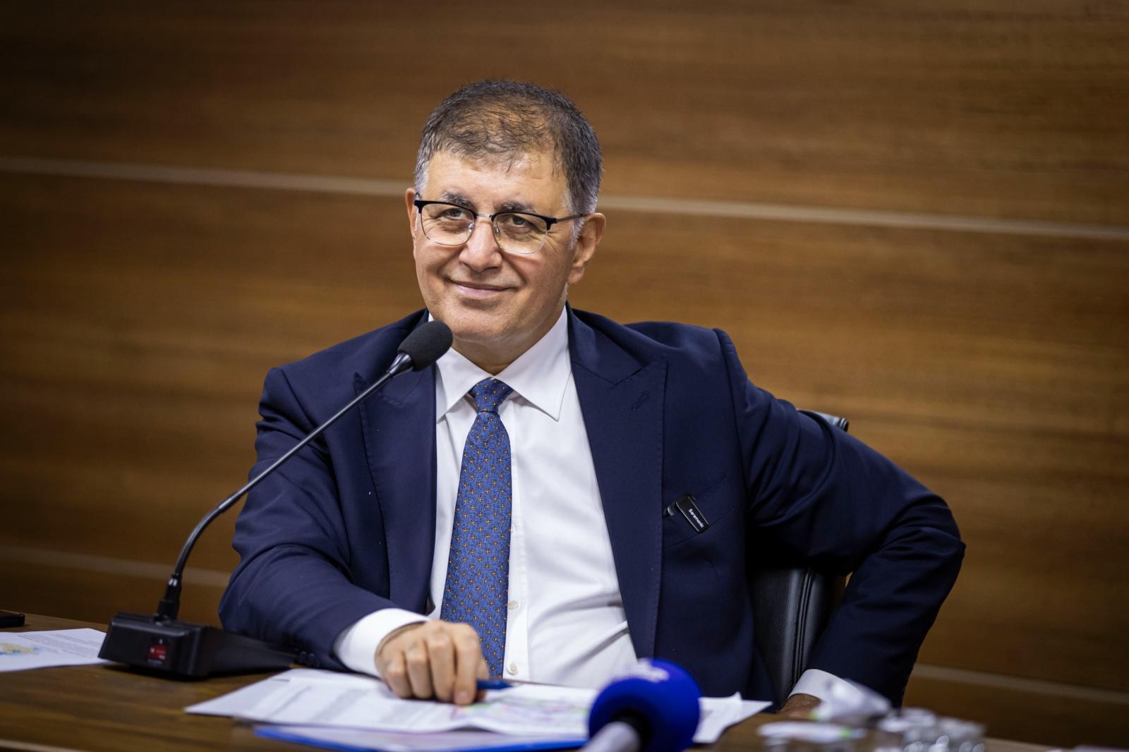 İzmir Büyükşehir Belediye Başkanı Dr. Cemil Tugay, İlkses TV’nin canlı