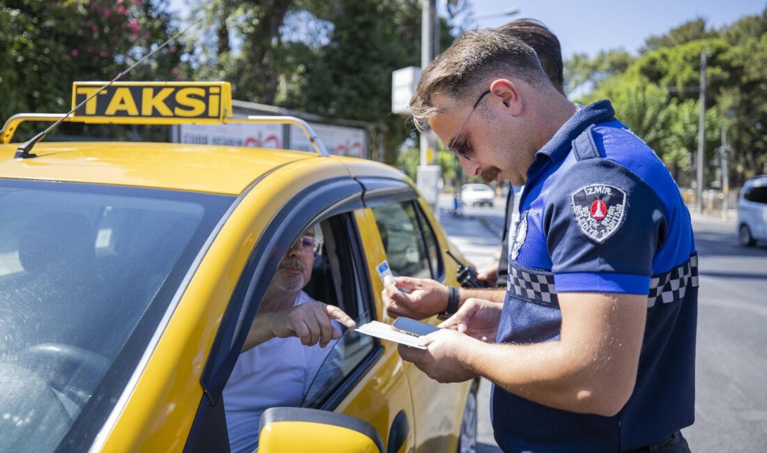 İzmir Büyükşehir Belediyesi Zabıta Dairesi Başkanlığı ekipleri, hem yolcuların hem
